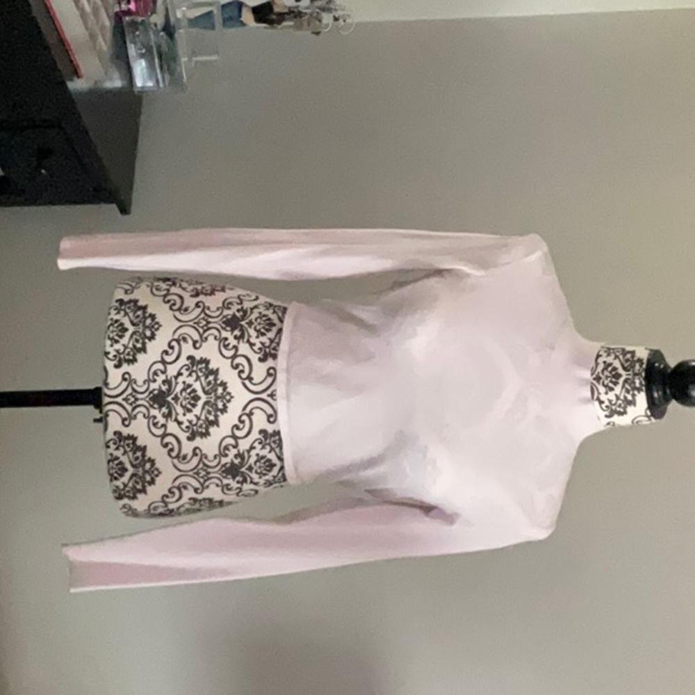BNWOT Sun Dey Aritzia Long Sleeve Pale Pink Cut Out Back Top